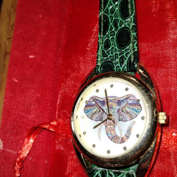 Very unique tribal elephant watch - Picture 1 of 2